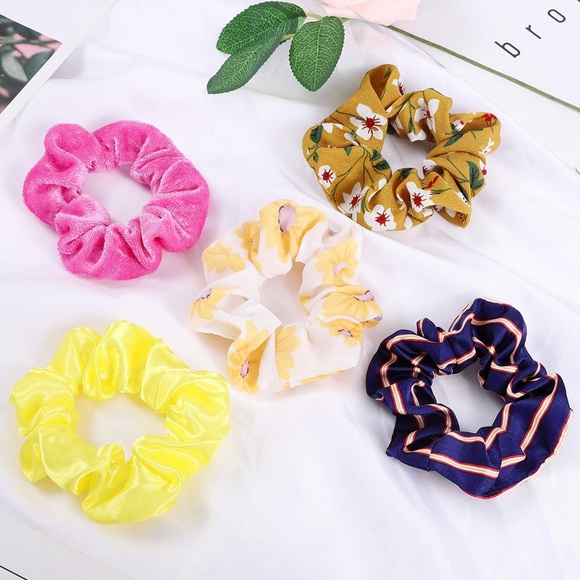 NWT Mystery Dozen Scrunchie Bundle - Picture 2 of 10